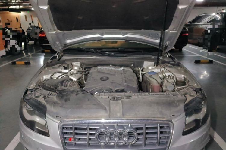 Used Audi A4L 2009 2.0 TFSI Standard Model Engine Bay