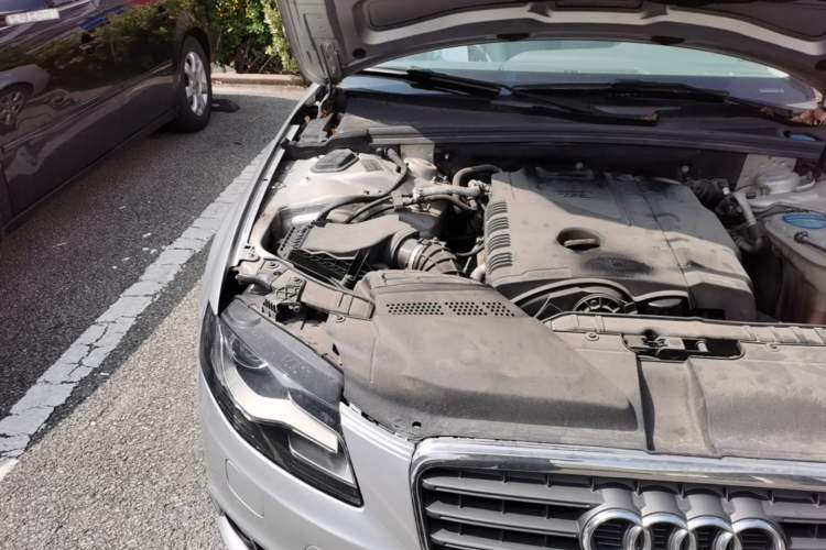 Used Audi A4L 2009 2.0 TFSI Standard Model Engine Bay Right