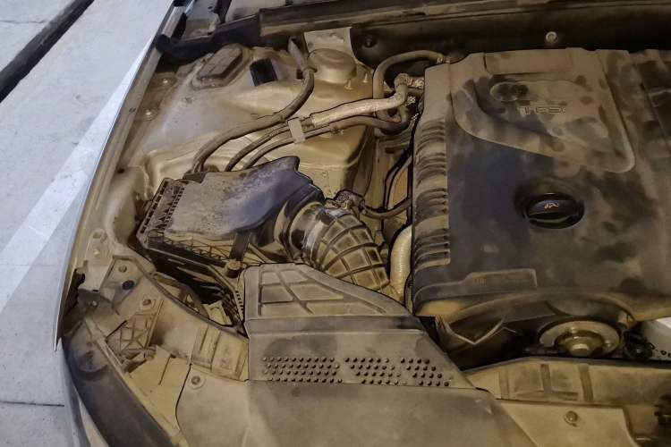 Used Audi A4L 2009 2.0 TFSI Technology Edition Engine Bay Right