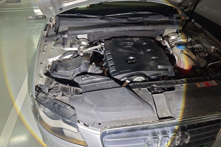 Used Audi A4L 2009 2.0 TFSI Technology Edition Engine Bay Right