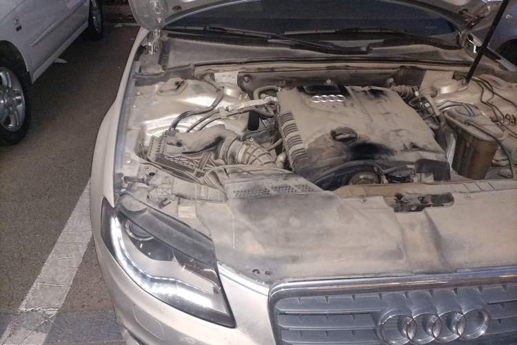 Used Audi A4L 2009 2.0 TFSI Comfort Model Engine Bay Right