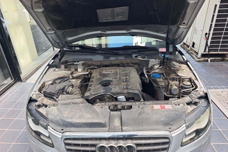 Used Audi A4L 2009 2.0 TFSI Comfort Model Engine Bay