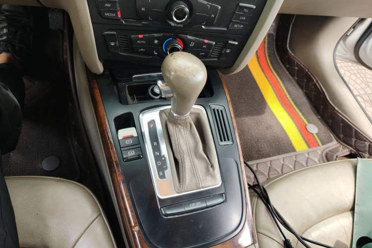 Used Audi A4L 2009 2.0 TFSI Comfort Model Gear Lever