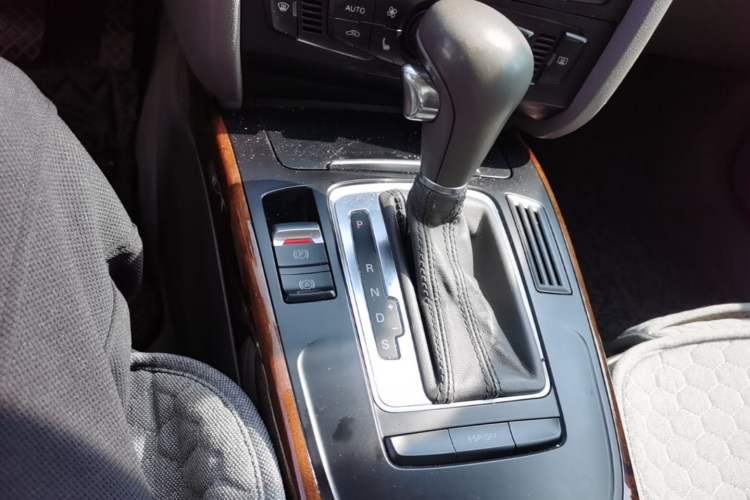 Used Audi A4L 2009 2.0 TFSI Standard Model Gear Lever