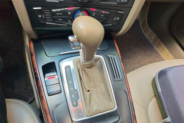 Used Audi A4L 2009 2.0 TFSI Comfort Model Gear Lever