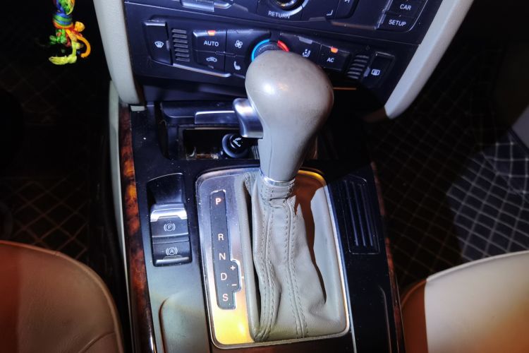 Used Audi A4L 2009 2.0 TFSI Comfort Model Gear Lever