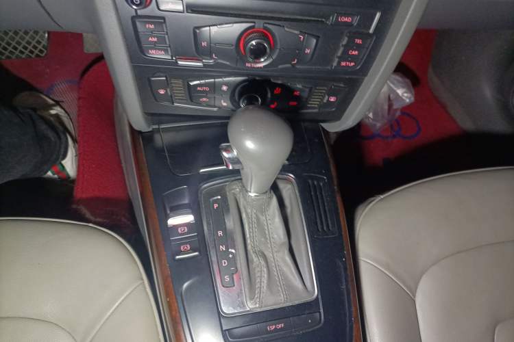 Used Audi A4L 2009 2.0 TFSI Comfort Model Gear Lever