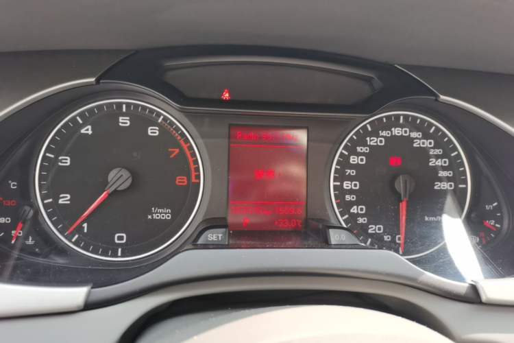 Used Audi A4L 2009 2.0 TFSI Standard Model Instrument Cluster
