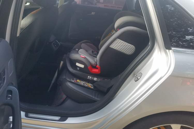 Used Audi A4L 2009 2.0 TFSI Luxury Model Left Rear Seat
