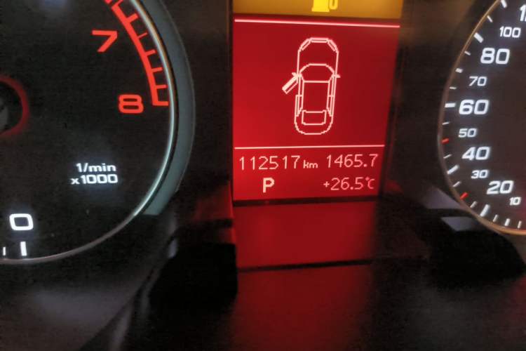 Used Audi A4L 2009 2.0 TFSI Standard Model Odometer Close Up