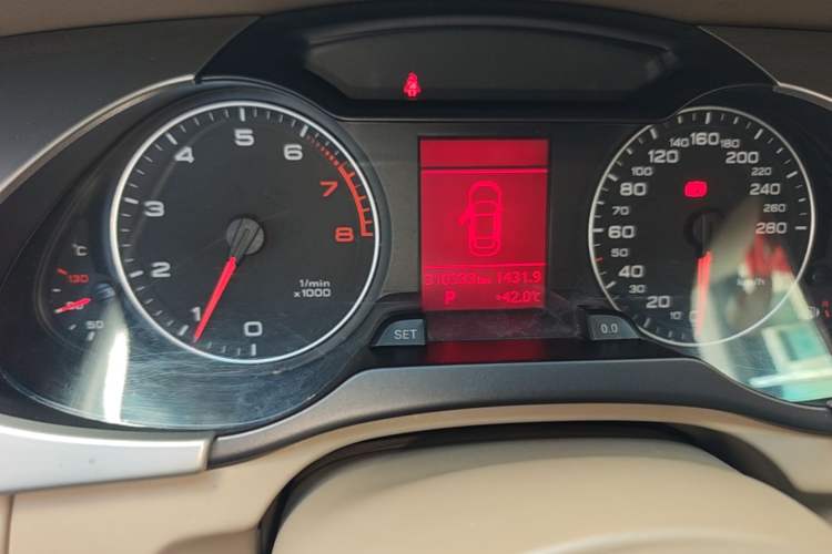 Used Audi A4L 2009 2.0 TFSI Comfort Model Odometer Close Up