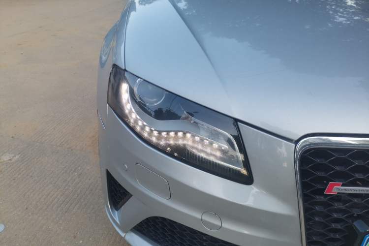 Used Audi A4L 2009 2.0 TFSI Luxury Model Right Front Headlight