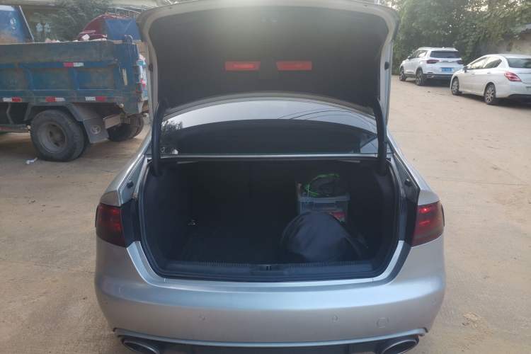 Used Audi A4L 2009 2.0 TFSI Luxury Model Trunk