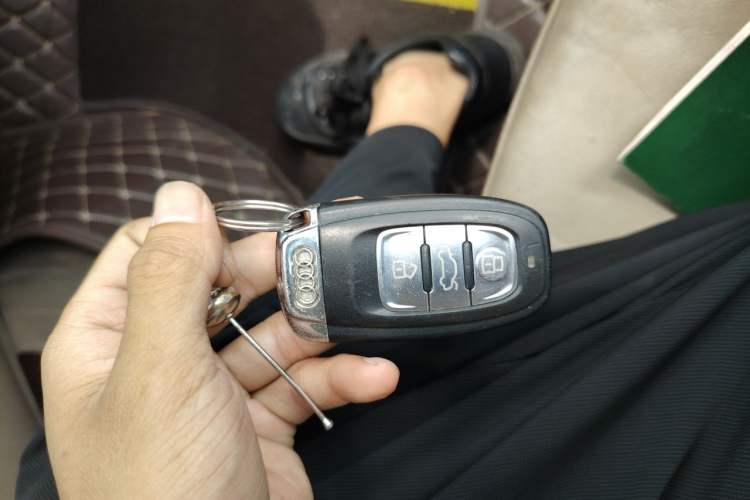 Used Audi A4L 2009 2.0 TFSI Comfort Model Vehicle Key