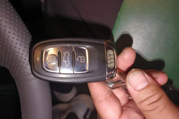 Used Audi A4L 2009 2.0 TFSI Standard Model Vehicle Key
