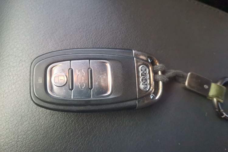 Used Audi A4L 2009 2.0 TFSI Luxury Model Vehicle Key