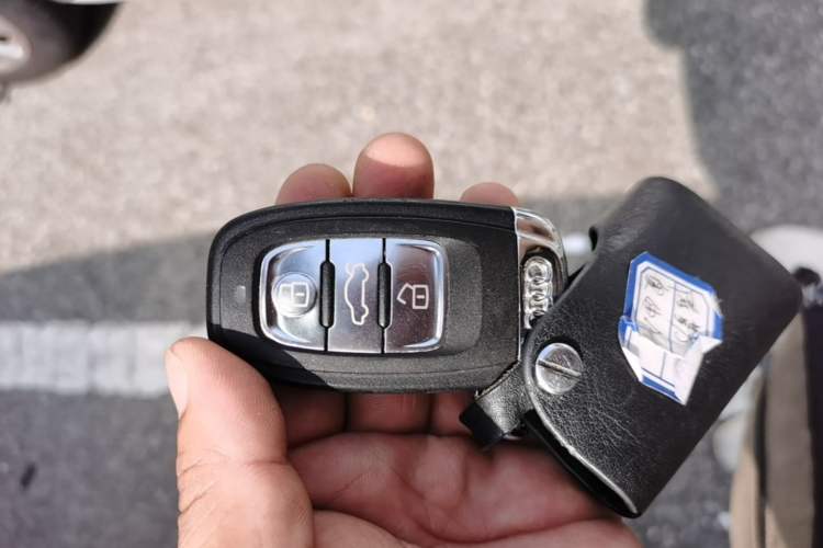 Used Audi A4L 2009 2.0 TFSI Standard Model Vehicle Key