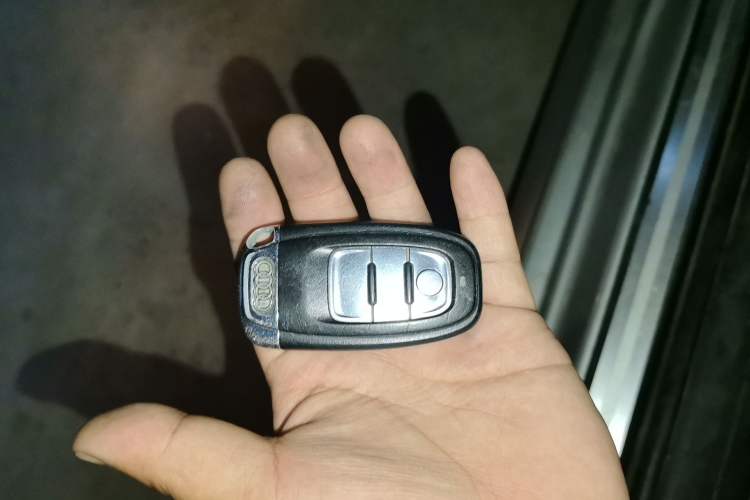Used Audi A4L 2009 2.0 TFSI Technology Edition Vehicle Key