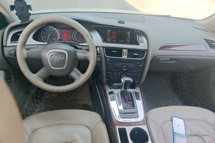 Used Audi A4L 2009 2.0 TFSI Comfort Model Center Console