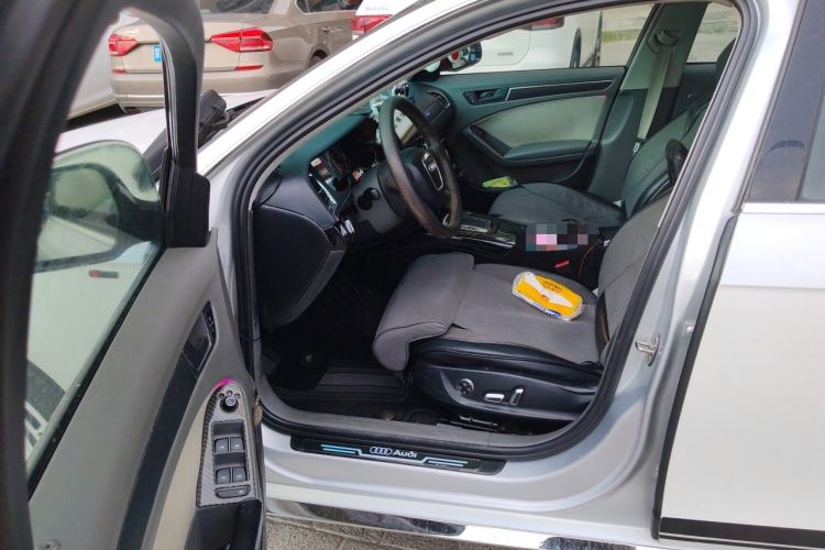 Used Audi A4L 2009 2.0 TFSI Comfort Model Driver Seat