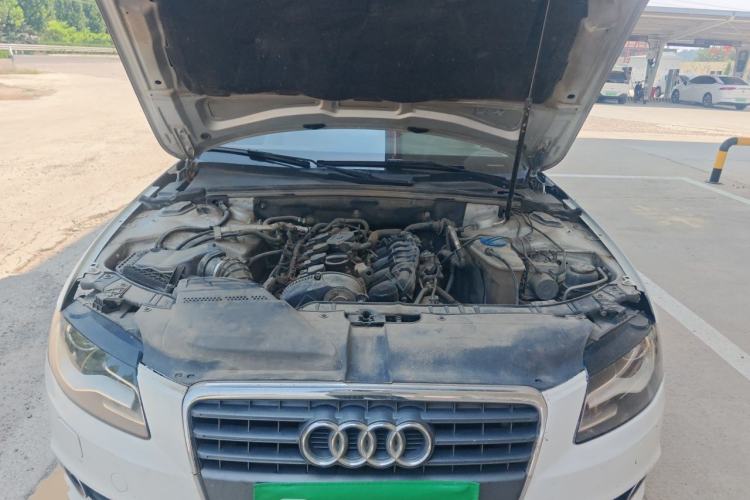 Used Audi A4L 2009 2.0 TFSI Comfort Model Engine Bay