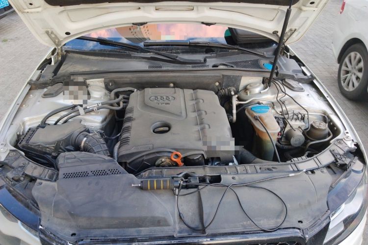 Used Audi A4L 2009 2.0 TFSI Comfort Model Engine Bay