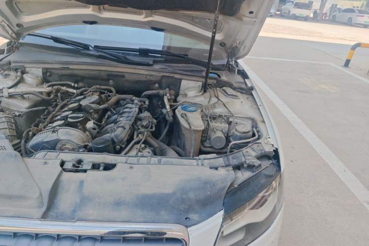 Used Audi A4L 2009 2.0 TFSI Comfort Model Engine Bay Left