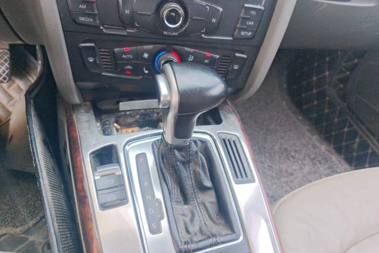 Used Audi A4L 2009 2.0 TFSI Comfort Model Gear Lever