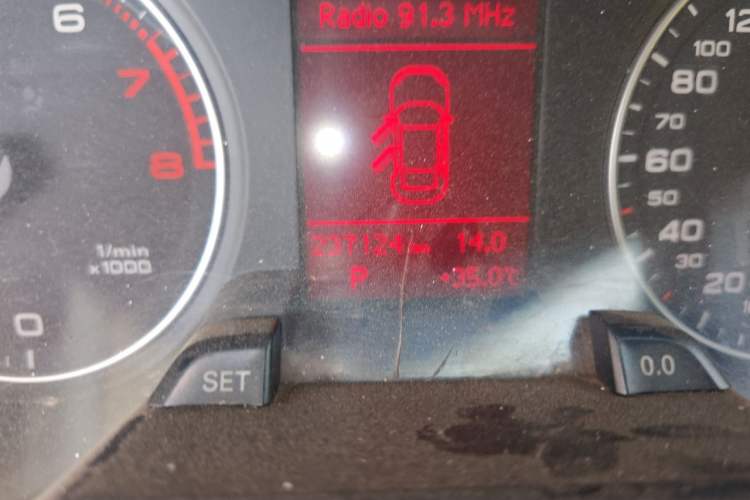 Used Audi A4L 2009 2.0 TFSI Comfort Model Odometer Close Up