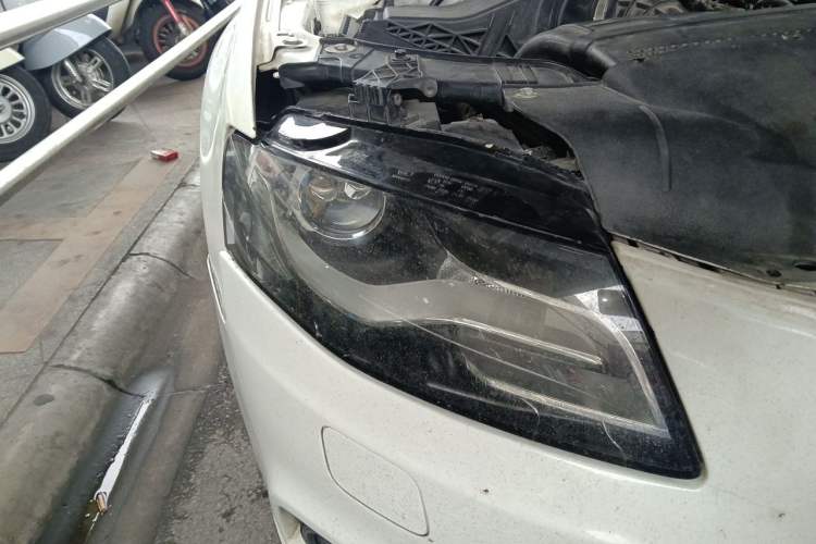 Used Audi A4L 2009 2.0 TFSI Comfort Model Right Front Headlight