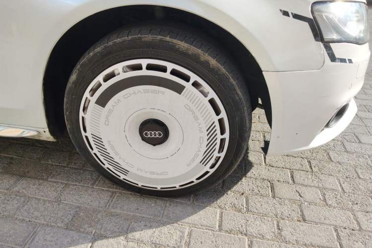 Used Audi A4L 2009 2.0 TFSI Comfort Model Right Front Wheel Hub