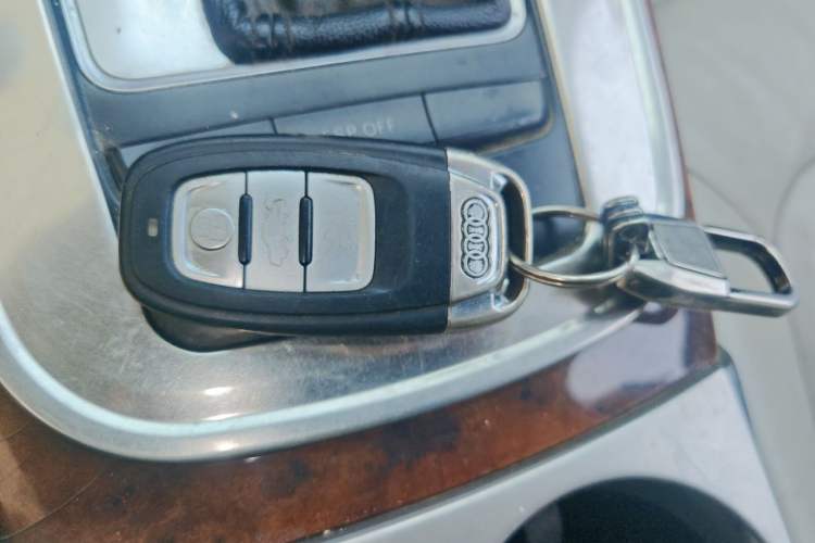 Used Audi A4L 2009 2.0 TFSI Comfort Model Vehicle Key