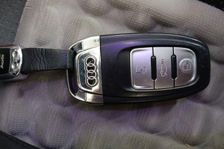 Used Audi A4L 2009 2.0 TFSI Comfort Model Vehicle Key