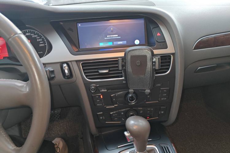 Used Audi A4L 2010 2.0 TFSI Comfort Edition Audio And AC Panel