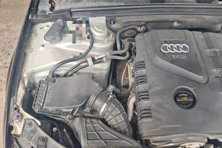 Used Audi A4L 2010 2.0 TFSI Standard Edition Engine Bay Right