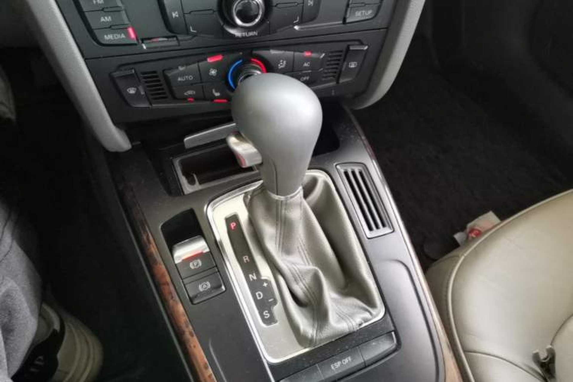 Used Audi A4L 2010 2.0 TFSI Comfort Edition Gear Lever