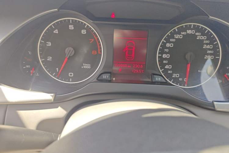 Used Audi A4L 2010 1.8 TFSI Comfort Model Odometer Close Up
