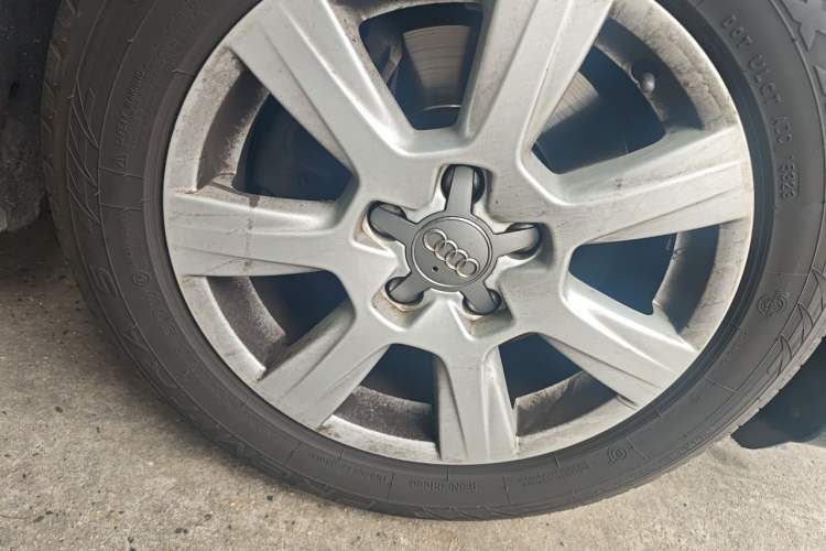 Used Audi A4L 2010 2.0 TFSI Standard Edition Right Front Wheel Hub
