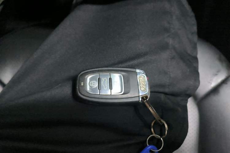 Used Audi A4L 2010 2.0 TFSI Standard Edition Vehicle Key