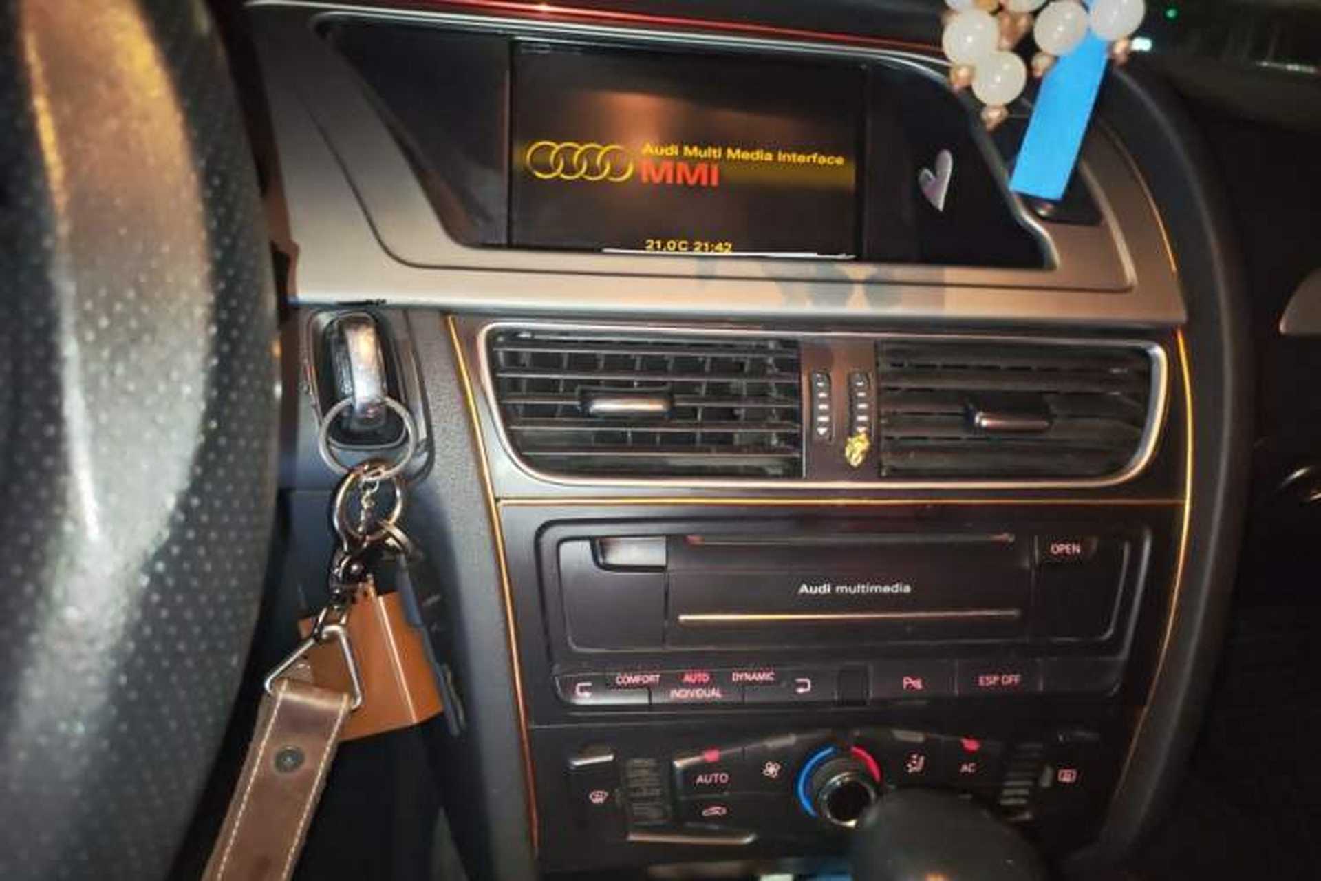 Used Audi A4L 2010 2.0 TFSI Sport Edition Audio And AC Panel