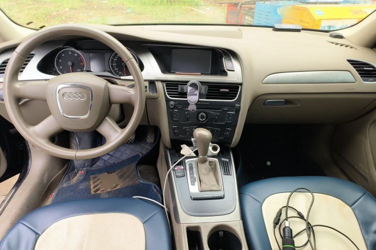 Used Audi A4L 2010 1.8 TFSI Comfort Model Center Console