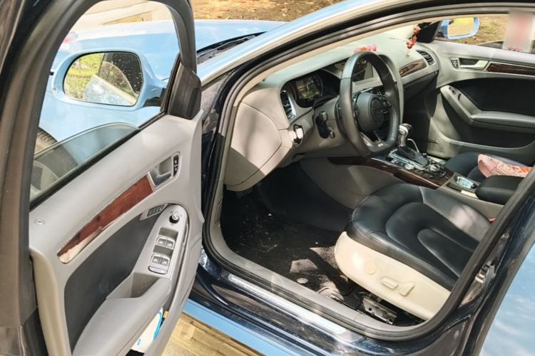 Used Audi A4L 2010 2.0 TFSI Technology Edition Driver Seat
