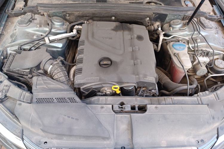 Used Audi A4L 2010 1.8 TFSI Comfort Model Engine Bay