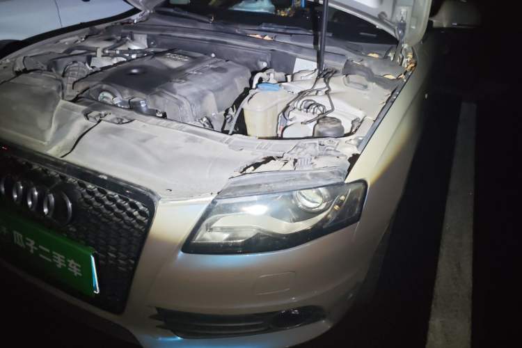Used Audi A4L 2010 2.0 TFSI Sport Edition Engine Bay Left