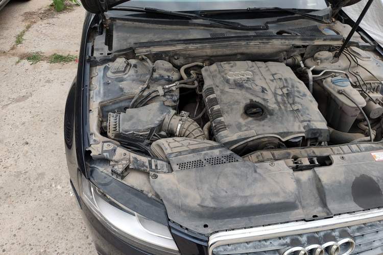 Used Audi A4L 2010 2.0 TFSI Standard Edition Engine Bay Right