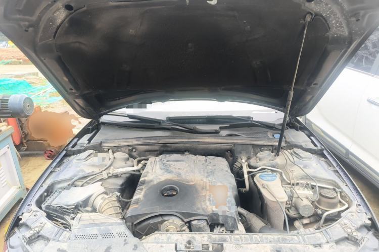 Used Audi A4L 2010 1.8 TFSI Comfort Model Engine Bay