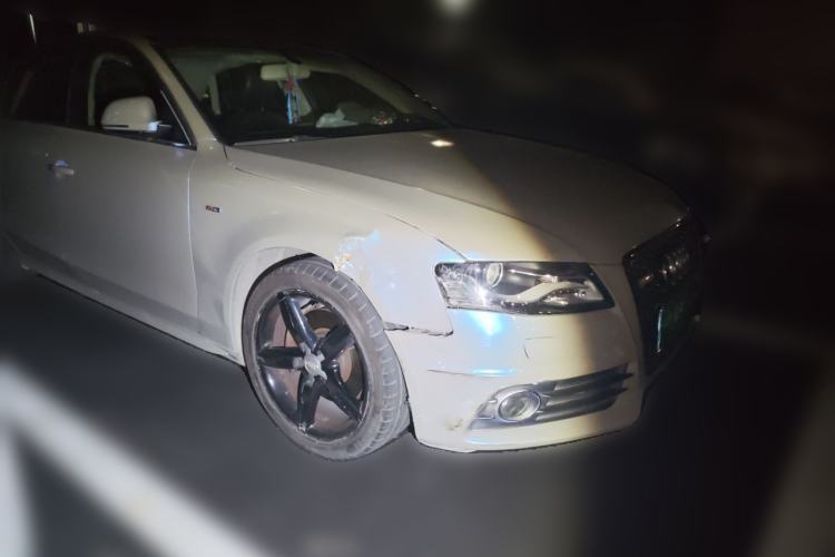 Used Audi A4L 2010 2.0 TFSI Sport Edition Front Right 45 Deg