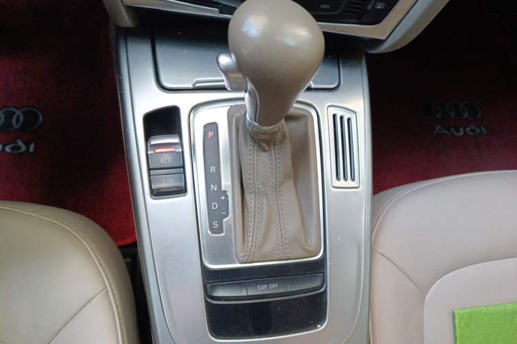 Used Audi A4L 2010 1.8 TFSI Comfort Model Gear Lever
