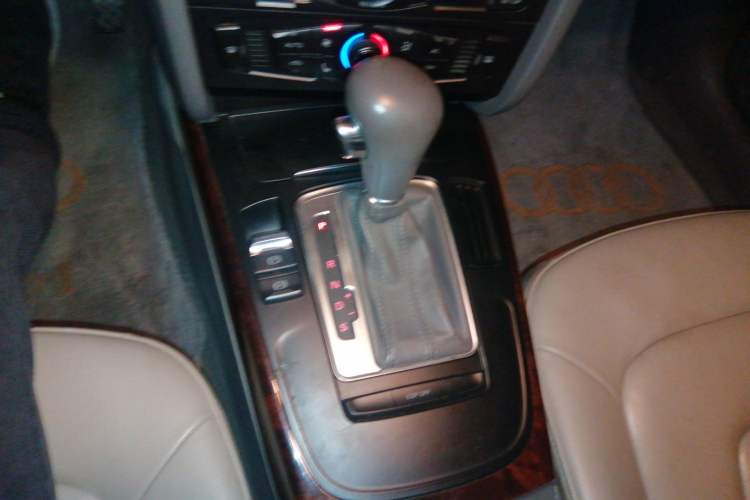 Used Audi A4L 2010 2.0 TFSI Comfort Edition Gear Lever