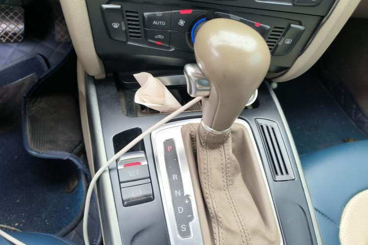 Used Audi A4L 2010 1.8 TFSI Comfort Model Gear Lever